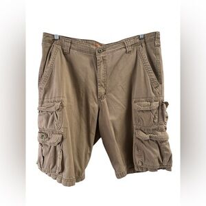 Tan Lee cargo shorts